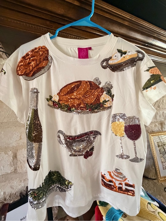 QUEEN OF SPARKLES Tops - QUEEN OF SPARKLES White Short Sleeve Tee with Sequin Holiday Feast Motifs